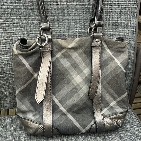 Burberry Authentic Smoked Check Pattern Tote - Picture 3 of 12